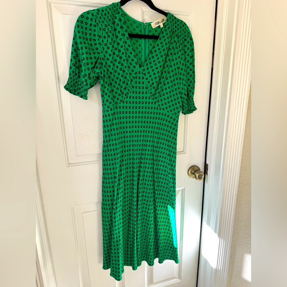 Diane Von Furstenberg Jemma Dot Print A-line dress size 4